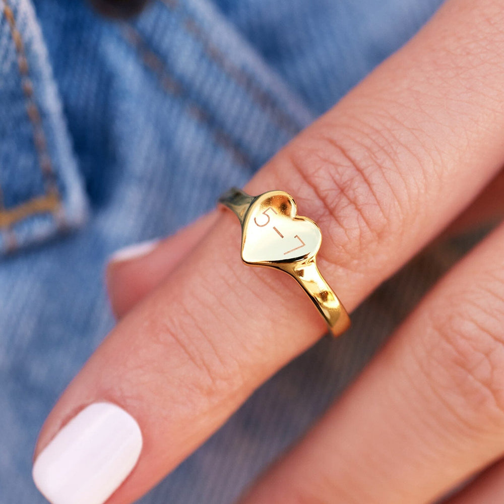 Engravable One Heart Ring 8