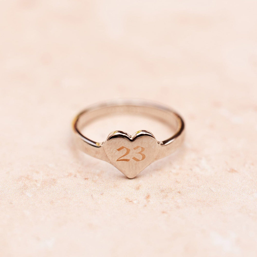 Engravable One Heart Ring 10