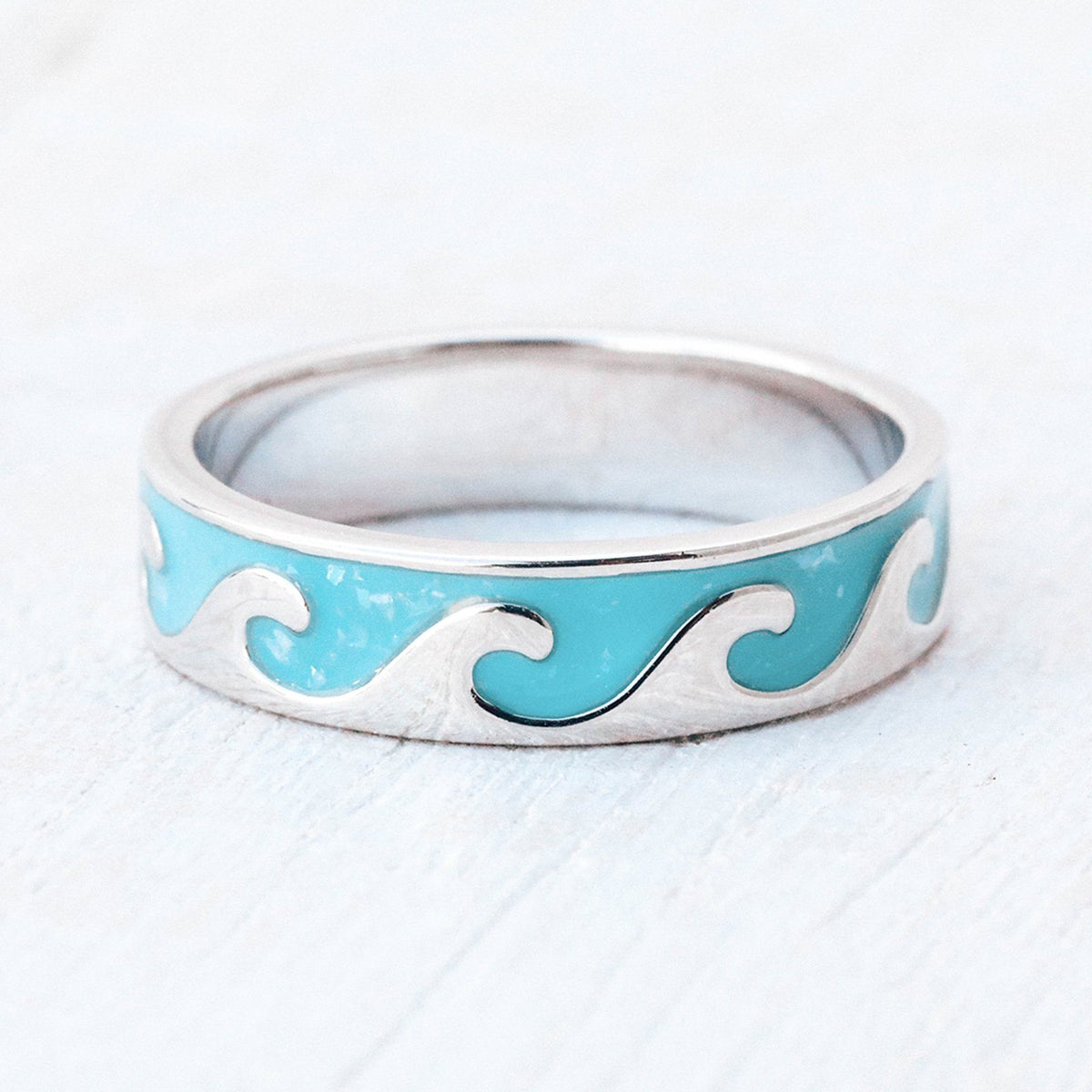 Reversible Enamel Wave Ring